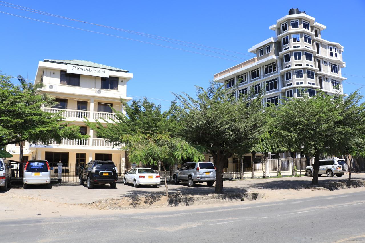 Dolphin Hotel Tanga Extérieur photo