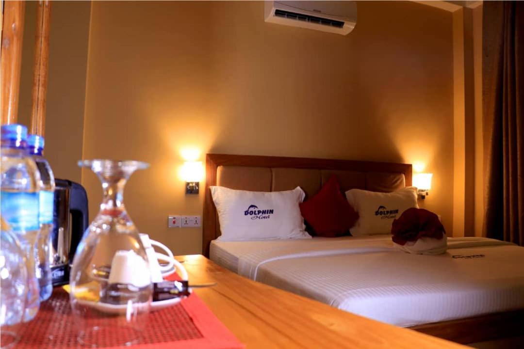 Dolphin Hotel Tanga Extérieur photo