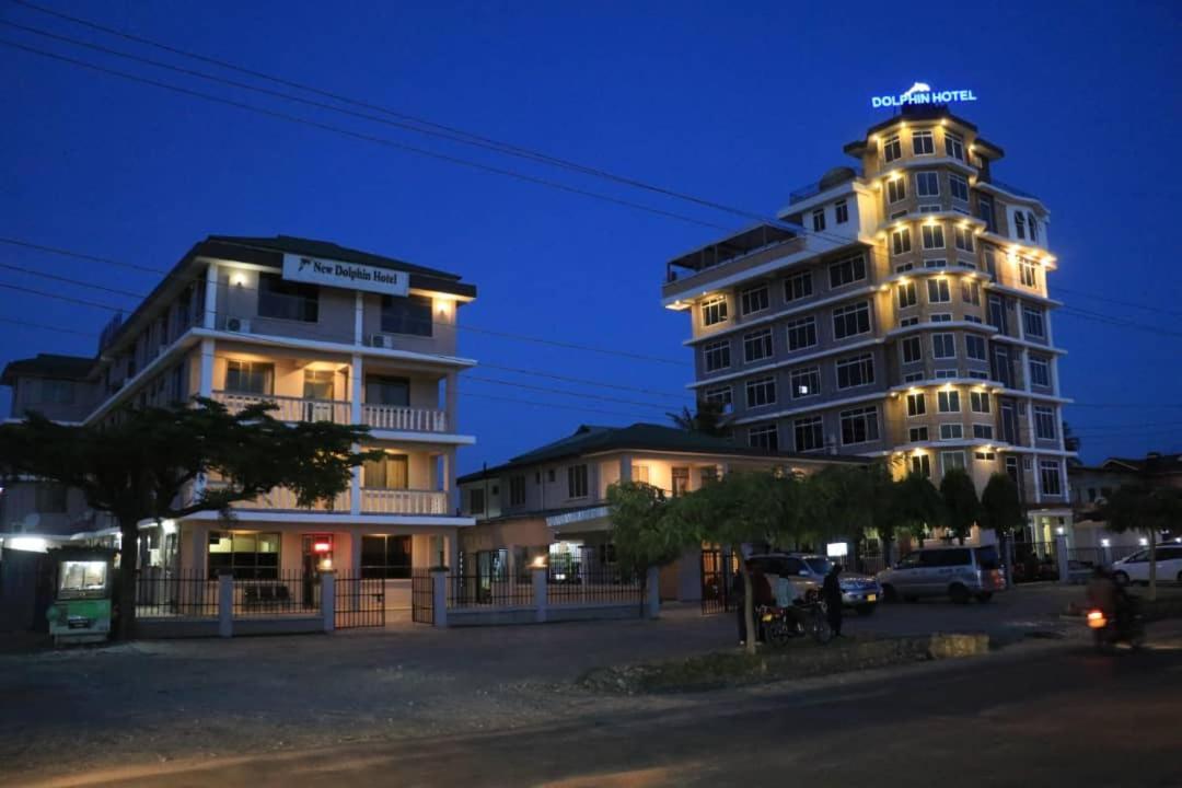 Dolphin Hotel Tanga Extérieur photo
